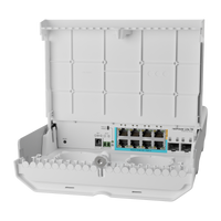 MikroTik netPower Lite 7R outdoor switch, geopende behuizing met poorten