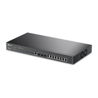 ER8411 router, schuin voorkant