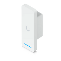 UniFi Access Ultra gemonteerd, schuin