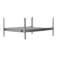 Switch gemonteerd in een rack